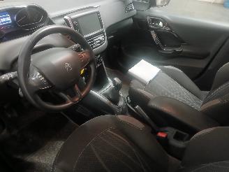 Peugeot 208 208 I (CA/CC/CK/CL) Hatchback 1.2 Vti 12V PureTech 82 (EB2F(HMZ)) [60k=
W]  (03-2012/12-2019) picture 12