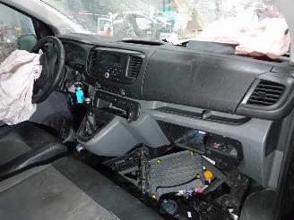 Toyota ProAce ProAce Van 1.6 D-4D 95 16V (3WZTV(DV6FDU)) [70kW]  (02-2016/04-2020) picture 5