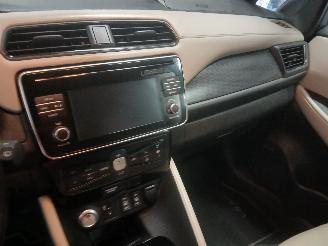 Nissan Leaf Leaf (ZE1) Hatchback 39/40kWh (EM57) [110kW]  (08-2017/...) picture 16