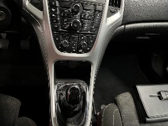 Opel Astra Astra J (PC6/PD6/PE6/PF6) Hatchback 5-drs 1.6 16V (A16XER(Euro 5)) [85=
kW]  (12-2009/10-2015) picture 18