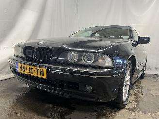 skadebil auto BMW 5-serie 5 serie (E39) Sedan 520i 24V (M54-B22(226S1)) [125kW]  (09-2000/06-200=
3) 2002/8
