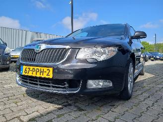 damaged passenger cars Skoda Superb Superb Combi (3TAC/TAF) Combi 1.8 TSI 16V (CDAA) [118kW]  (10-2009/05-=
2015) 2011/3