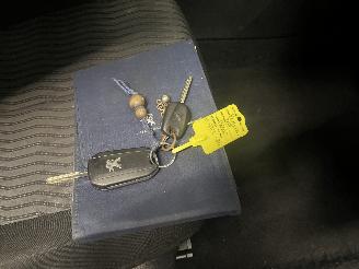 Peugeot 308 308 (L3/L8/LB/LH/LP) Hatchback 5-drs 1.2 12V VTi PureTech 82 (EB2F(HMZ=
)) [60kW]  (09-2013/06-2021) picture 22