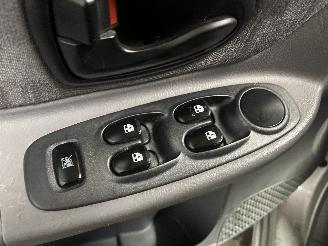 Hyundai Accent Accent Hatchback 1.3 12V (G4EA) [62kW]  (08-2002/11-2005) picture 13