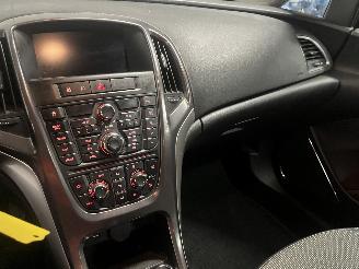 Opel Astra Astra J (PC6/PD6/PE6/PF6) Hatchback 5-drs 1.4 Turbo 16V (A14NEL(Euro 5=
)) [88kW]  (10-2010/10-2015) picture 16