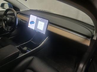 Tesla Model 3 Model 3 Sedan Long Range 72kWh (3D6) [192kW]  (01-2017/...) picture 7