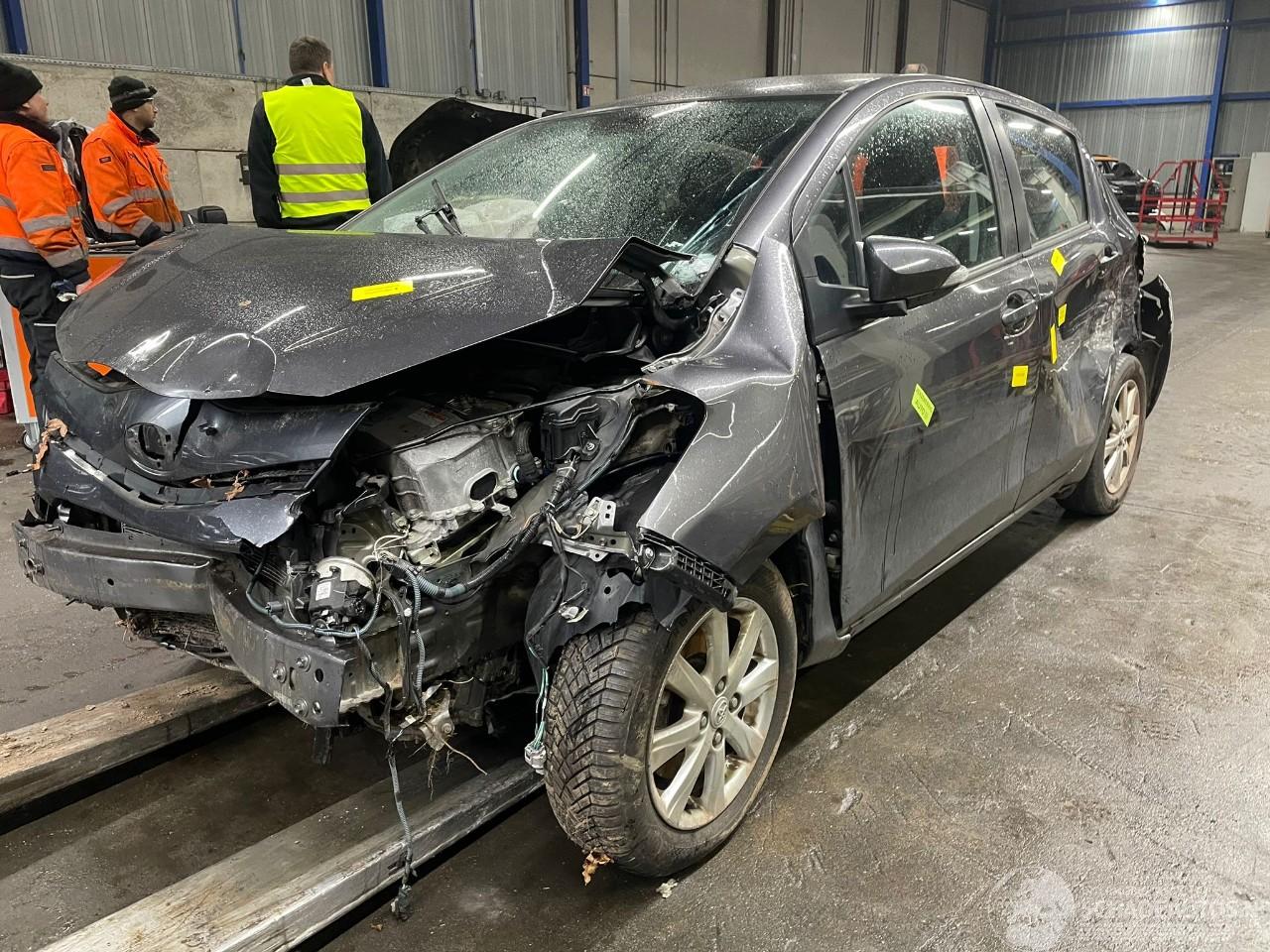 Toyota Yaris Yaris III (P13) Hatchback 1.5 16V Hybrid (1NZ-FXE) [74kW]  (03-2012/09=
-2020)