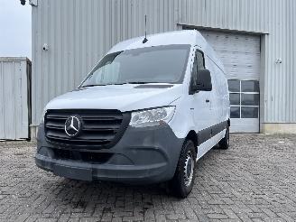 damaged passenger cars Mercedes  eSprinter 3,5t (907.6/910.6) Van 314 (780.681) [100kW]  (11-2023/...) 2021/10