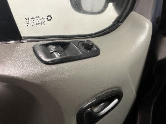 Opel Vivaro Vivaro Van 2.0 CDTI (M9R-784) [84kW]  (08-2006/07-2014) picture 19