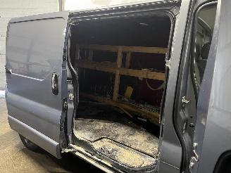 Opel Vivaro Vivaro Van 2.0 CDTI (M9R-784) [84kW]  (08-2006/07-2014) picture 16