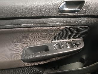 Volkswagen Golf Golf V (1K1) Hatchback 1.4 16V (BCA) [55kW]  (10-2003/05-2006) picture 13