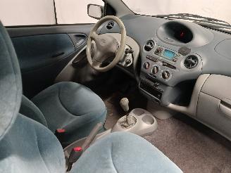 Toyota Yaris Yaris (P1) Hatchback 1.3 16V VVT-i (2NZFE) [63kW]  (08-1999/11-2005) picture 9