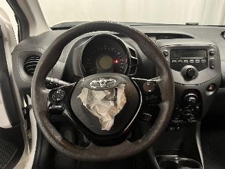 Toyota Aygo Aygo (B40) Hatchback 1.0 12V VVT-i (1KR-FE) [51kW]  (05-2014/06-2018) picture 17