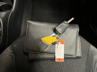 Toyota Aygo Aygo (B40) Hatchback 1.0 12V VVT-i (1KR-FE) [51kW]  (05-2014/06-2018) picture 16