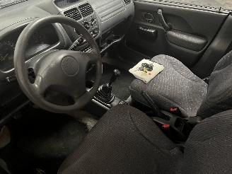 Suzuki Ignis Ignis (FH) Hatchback 1.3 16V (M13A) [61kW]  (10-2000/09-2003) picture 13