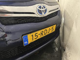 Toyota Auris Auris (E15) Hatchback 1.8 16V HSD Full Hybrid (2ZRFXE) [100kW]  (09-20=
10/09-2012) picture 9