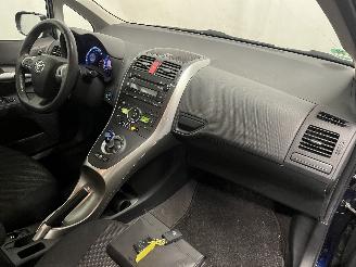 Toyota Auris Auris (E15) Hatchback 1.8 16V HSD Full Hybrid (2ZRFXE) [100kW]  (09-20=
10/09-2012) picture 17
