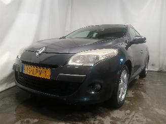 Schadeauto Renault Mégane Megane III Grandtour (KZ) Combi 5-drs 1.6 16V (K4M-858(K4M-R8)) [81kW]=
  (05-2009/08-2015) 2010/6