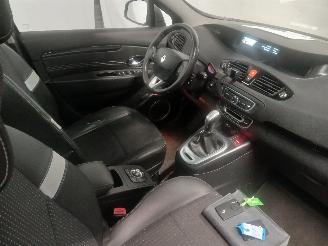Renault Scenic Grand Scénic III (JZ) MPV 2.0 16V CVT (M4R-F713) [103kW]  (02-2009/1=
2-2016) picture 8