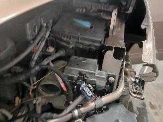 Renault Scenic Grand Scénic III (JZ) MPV 1.4 16V TCe 130 (H4J-700(H4J-A7)) [96kW]  =
(02-2009/12-2016) picture 27