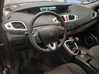 Renault Scenic Grand Scénic III (JZ) MPV 1.4 16V TCe 130 (H4J-700(H4J-A7)) [96kW]  =
(02-2009/12-2016) picture 12