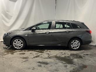 Opel Astra Astra K Sports Tourer Combi 1.6 CDTI 110 16V (B16DTE) [81kW]  (04-2016=
/08-2019) picture 3