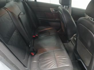 Jaguar XF XF (CC9) Sedan 2.7 D V6 24V (7G(AJ-TDV6)) [152kW]  (03-2008/04-2015) picture 10