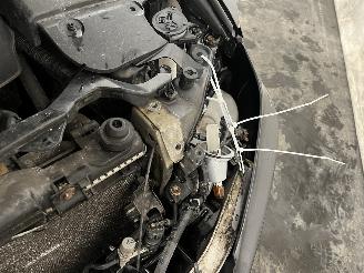 Lexus IS IS (E2) Sedan 250 2.5 V6 24V (4GRFSE) [153kW]  (08-2005/03-2013) picture 16