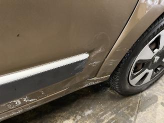 Renault Twingo Twingo III (AH) Hatchback 5-drs 1.0 SCe 70 12V (H4D-400(H4D-A4)) [52kW=
]  (09-2014/...) picture 8