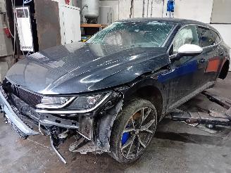 Sloopauto Volkswagen Arteon Arteon Shooting Brake (3HAC) Combi 2.0 TSI R 16V 4Motion (DNFG) [235kW=
]  (11-2020/...) 2021/10