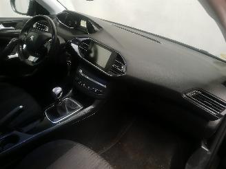 Peugeot 308 308 SW (L4/L9/LC/LJ/LR) Combi 5-drs 1.6 BlueHDi 120 (DV6FC(BHZ)) [88kW=
]  (03-2014/12-2021) picture 8