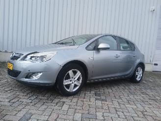 Opel Astra Astra J (PC6/PD6/PE6/PF6) Hatchback 5-drs 1.4 Turbo 16V (A14NET(Euro 5=
)) [103kW]  (12-2009/10-2015) picture 3