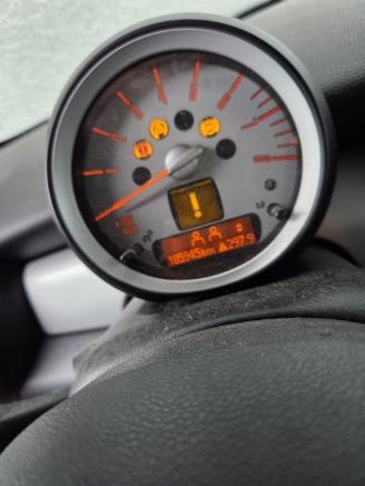 Mini Mini Mini (R56) Hatchback 1.4 16V One (N12-B14A) [70kW]  (11-2006/03-2010) picture 2