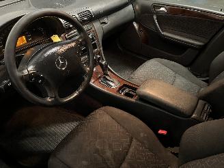 Mercedes C-klasse C (W203) Sedan 2.0 C-200K 16V (M111.955) [120kW]  (05-2000/06-2002) picture 17
