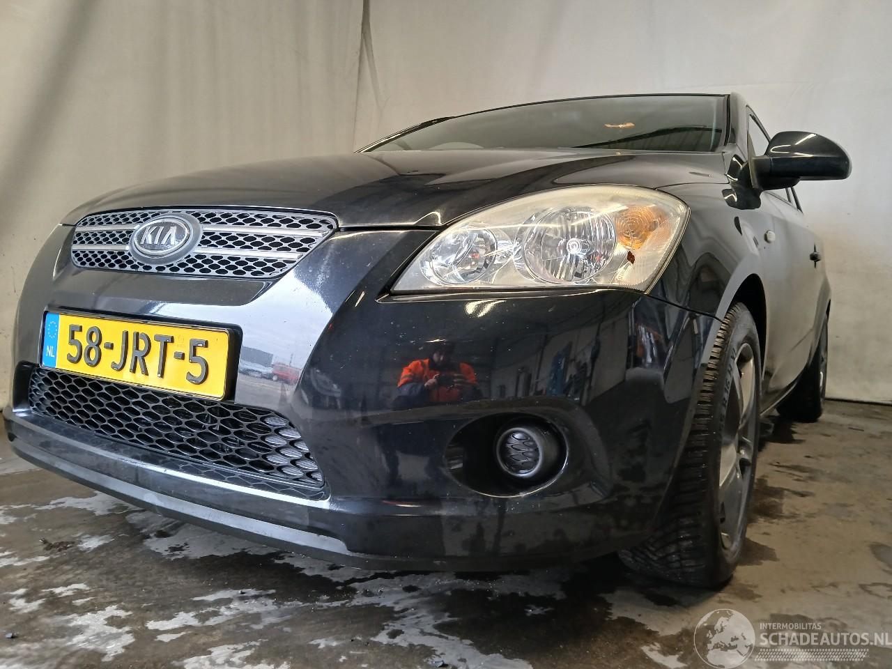 Kia Cee d Cee'd Sporty Wagon (EDF) Combi 1.4 16V (G4FA) [80kW]  (09-2007/12-2012=
)