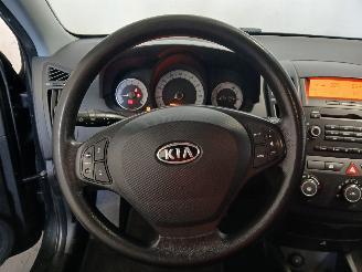 Kia Cee d Cee'd Sporty Wagon (EDF) Combi 1.4 16V (G4FA) [80kW]  (09-2007/12-2012=
) picture 15