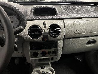 Renault Kangoo Kangoo (KC) MPV 1.6 16V (K4M-752) [70kW]  (06-2001/01-2008) picture 17