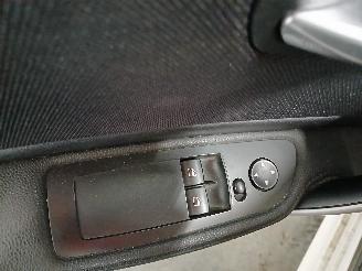 BMW 1-serie 1 serie (E81) Hatchback 3-drs 118i 16V (N43-B20A) [105kW]  (09-2006/12=
-2011) picture 12