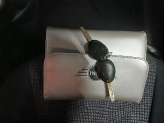 Mini Mini Mini One/Cooper (R50) Hatchback 1.6 16V Cooper (W10-B16A) [85kW]  (06-=
2001/09-2006) picture 14