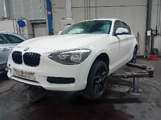 Démontage voiture BMW 1-serie 1 serie (F20) Hatchback 5-drs 116i 1.6 16V (N13-B16A) [100kW]  (07-201=
1/02-2015) 2012/6