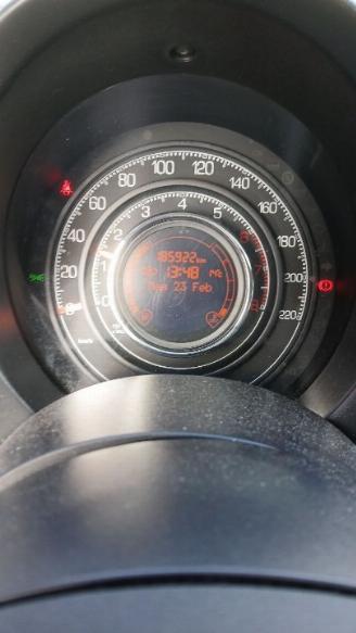 Fiat 500 500 (312) Hatchback 0.9 TwinAir 85 (312.A.2000) [63kW]  (07-2010/...) picture 2