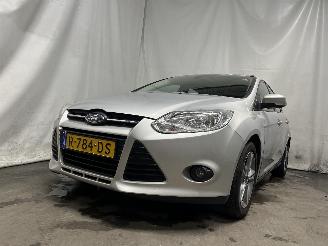 skadebil auto Ford Focus Focus 3 Hatchback 1.0 Ti-VCT EcoBoost 12V 100 (M2DA(Euro 5)) [74kW]  (=
02-2012/05-2018) 2014/3