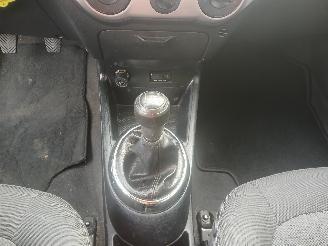 Hyundai I-20 i20 Hatchback 1.2i 16V (G4LA) [57kW]  (09-2008/12-2012) picture 16