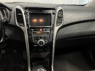 Hyundai I-30 i30 (GDHB5) Hatchback 1.6 GDI Blue 16V (G4FD(Euro 4)) [99kW]  (12-2011=
/12-2016) picture 21