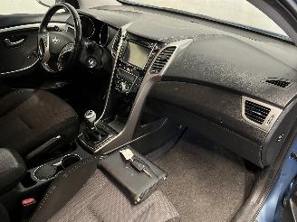 Hyundai I-30 i30 (GDHB5) Hatchback 1.6 GDI Blue 16V (G4FD(Euro 4)) [99kW]  (12-2011=
/12-2016) picture 12