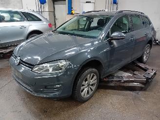 Salvage car Volkswagen Golf Golf VII Variant (AUVV) Combi 1.6 TDI BlueMotion 16V (CXXB) [81kW]  (0=
5-2013/12-2020) 2015/6