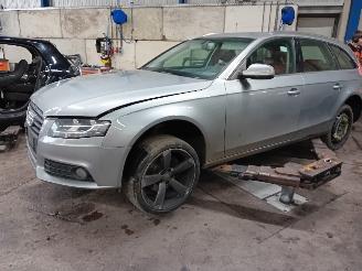 Salvage car Audi A4 A4 Avant (B8) Combi 1.8 TFSI 16V (CDHA(Euro 5)) [88kW]  (04-2008/12-20=
15) 2010/11