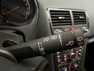 Opel Meriva Meriva MPV 1.4 16V Ecotec (A14XER(Euro 5)) [74kW]  (06-2010/03-2017) picture 22