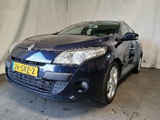 Damaged car Renault Mégane Megane III Grandtour (KZ) Combi 5-drs 2.0 16V CVT (M4R-F713) [103kW]  =
(05-2009/02-2016) 2010/10