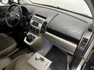 Mazda 5 5 (CR19) MPV 1.8i 16V (L823) [85kW]  (02-2005/05-2010) picture 14